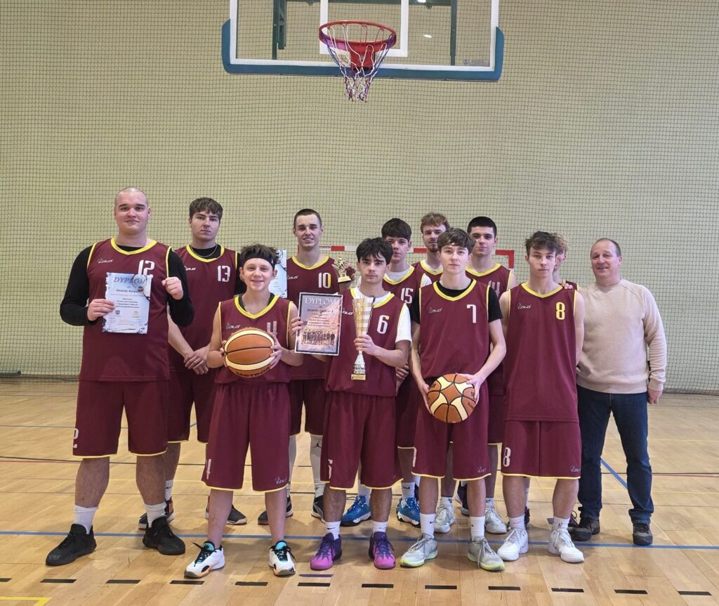 THM Mistrzem powiatu w koszykówce.